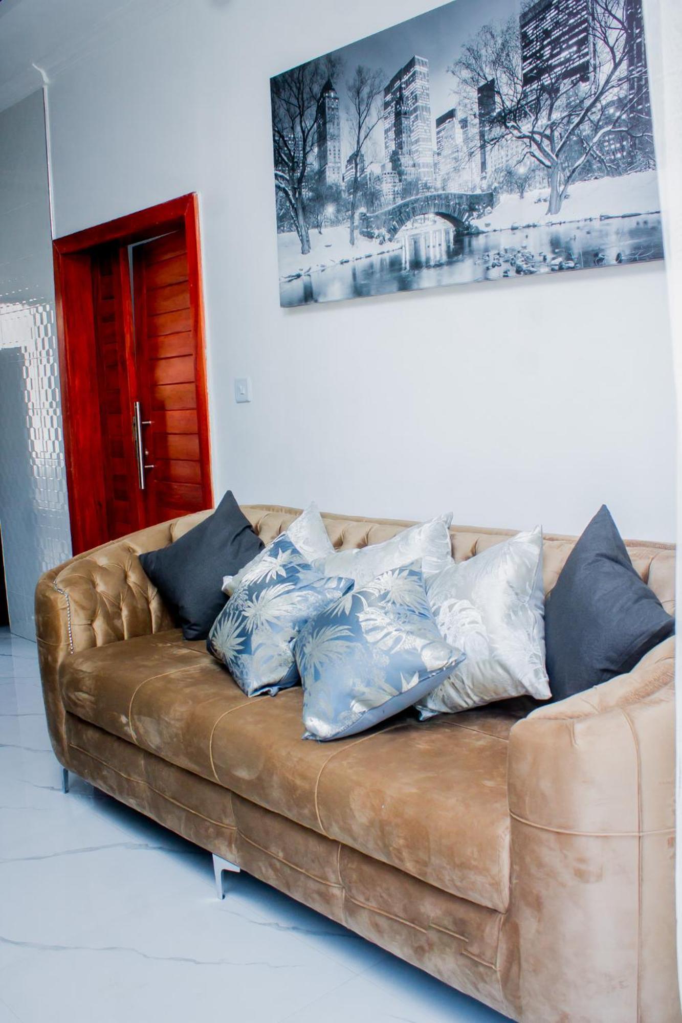 Onelove Homes ลุซากา ภายนอก รูปภาพ